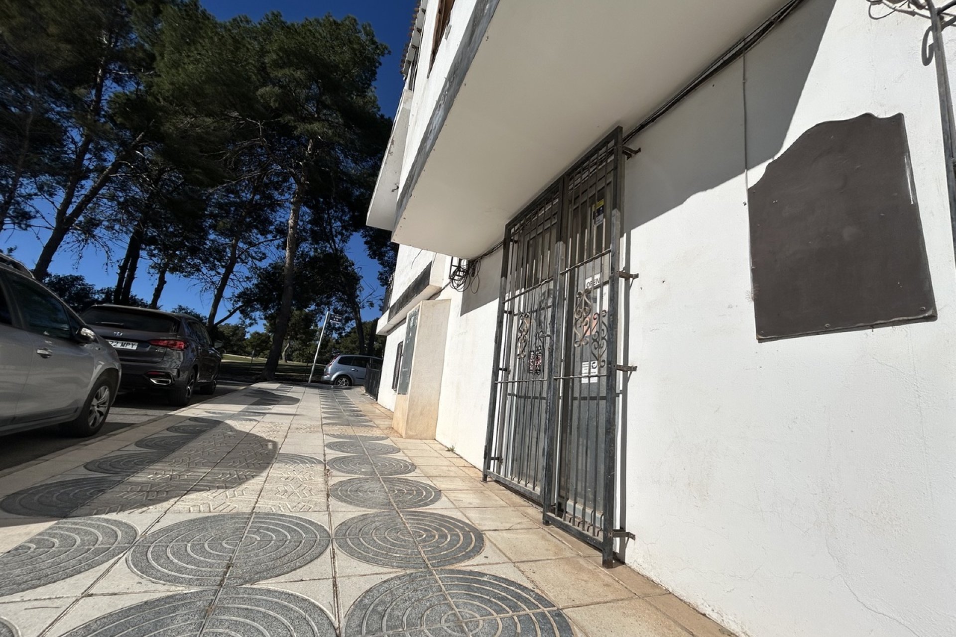 Resale - Commercial premises / Commercial unit / Retail space - Orihuela Costa - Villamartin
