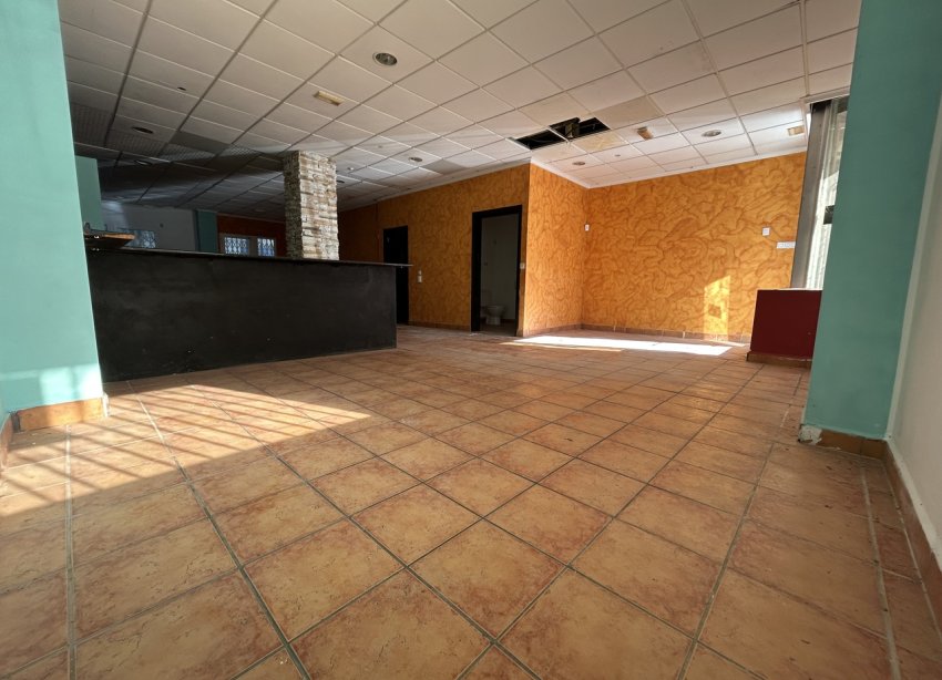 Resale - Commercial premises / Commercial unit / Retail space - Orihuela Costa - Villamartin