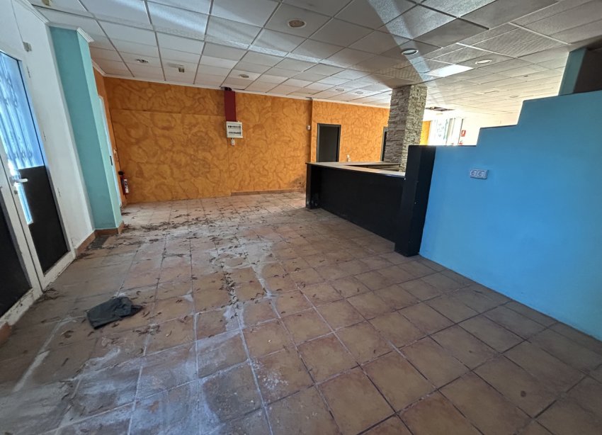 Resale - Commercial premises / Commercial unit / Retail space - Orihuela Costa - Villamartin