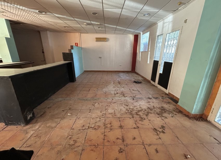 Resale - Commercial premises / Commercial unit / Retail space - Orihuela Costa - Villamartin