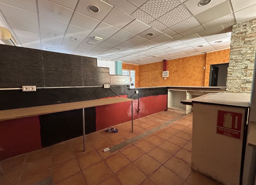 Resale - Commercial premises / Commercial unit / Retail space - Orihuela Costa - Villamartin