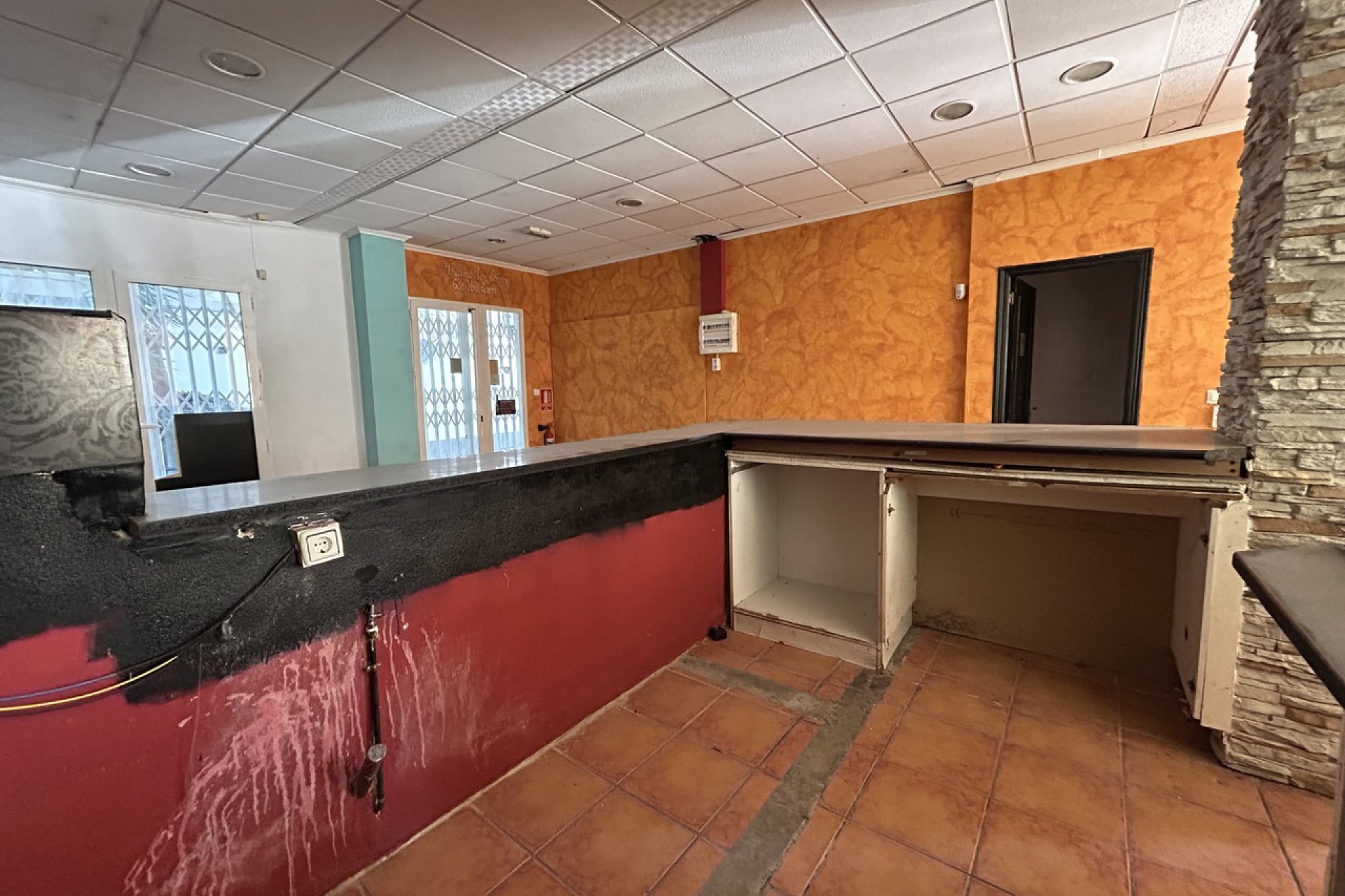 Resale - Commercial premises / Commercial unit / Retail space - Orihuela Costa - Villamartin