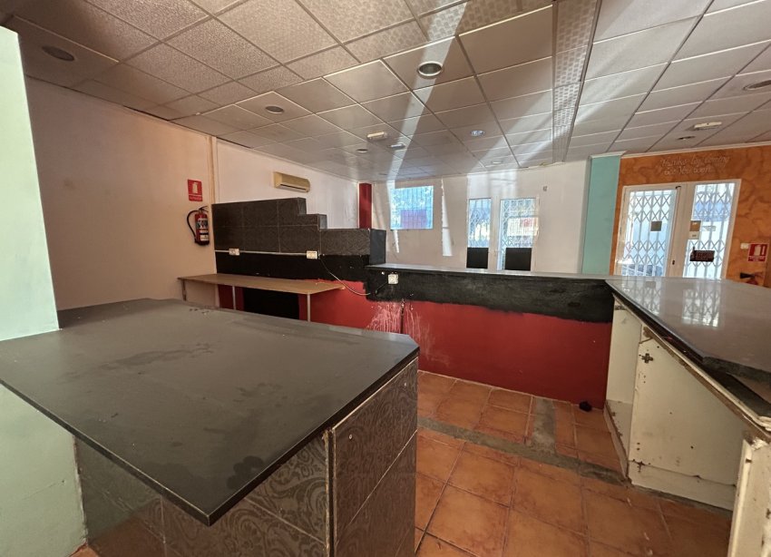Resale - Commercial premises / Commercial unit / Retail space - Orihuela Costa - Villamartin