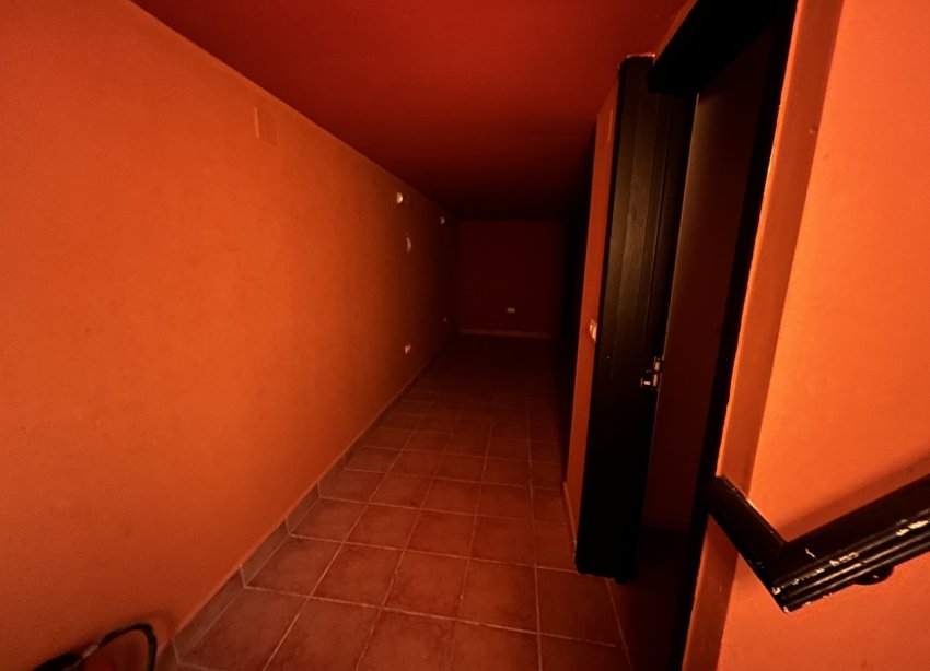 Resale - Commercial premises / Commercial unit / Retail space - Orihuela Costa - Villamartin