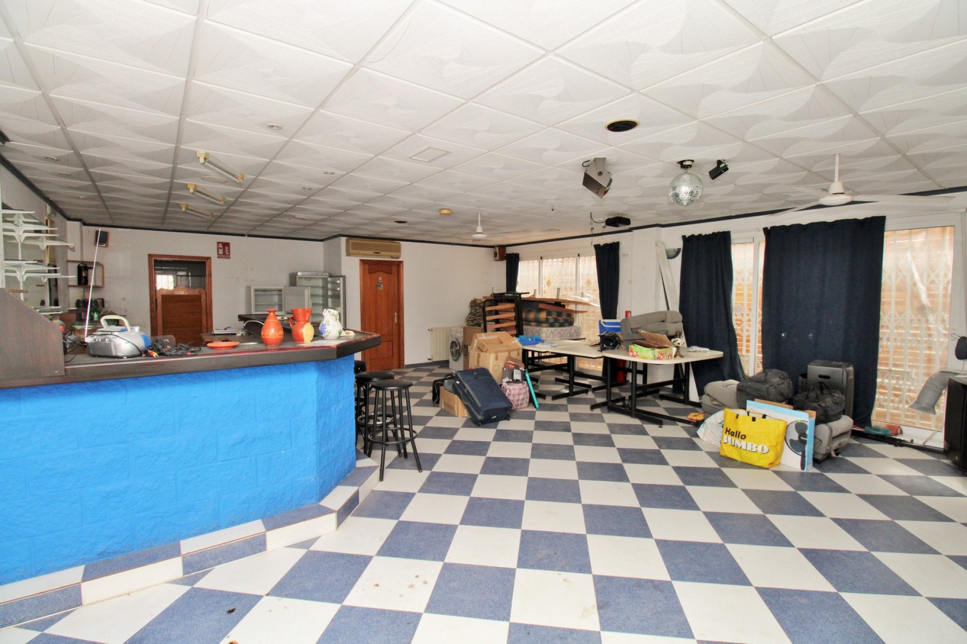 Resale - Commercial premises / Commercial unit / Retail space - Orihuela Costa - Villamartín