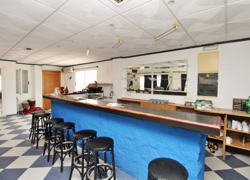 Resale - Commercial premises / Commercial unit / Retail space - Orihuela Costa - Villamartín