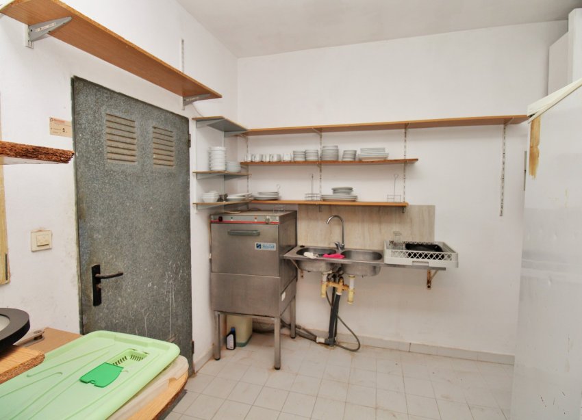 Resale - Commercial premises / Commercial unit / Retail space - Orihuela Costa - Villamartín