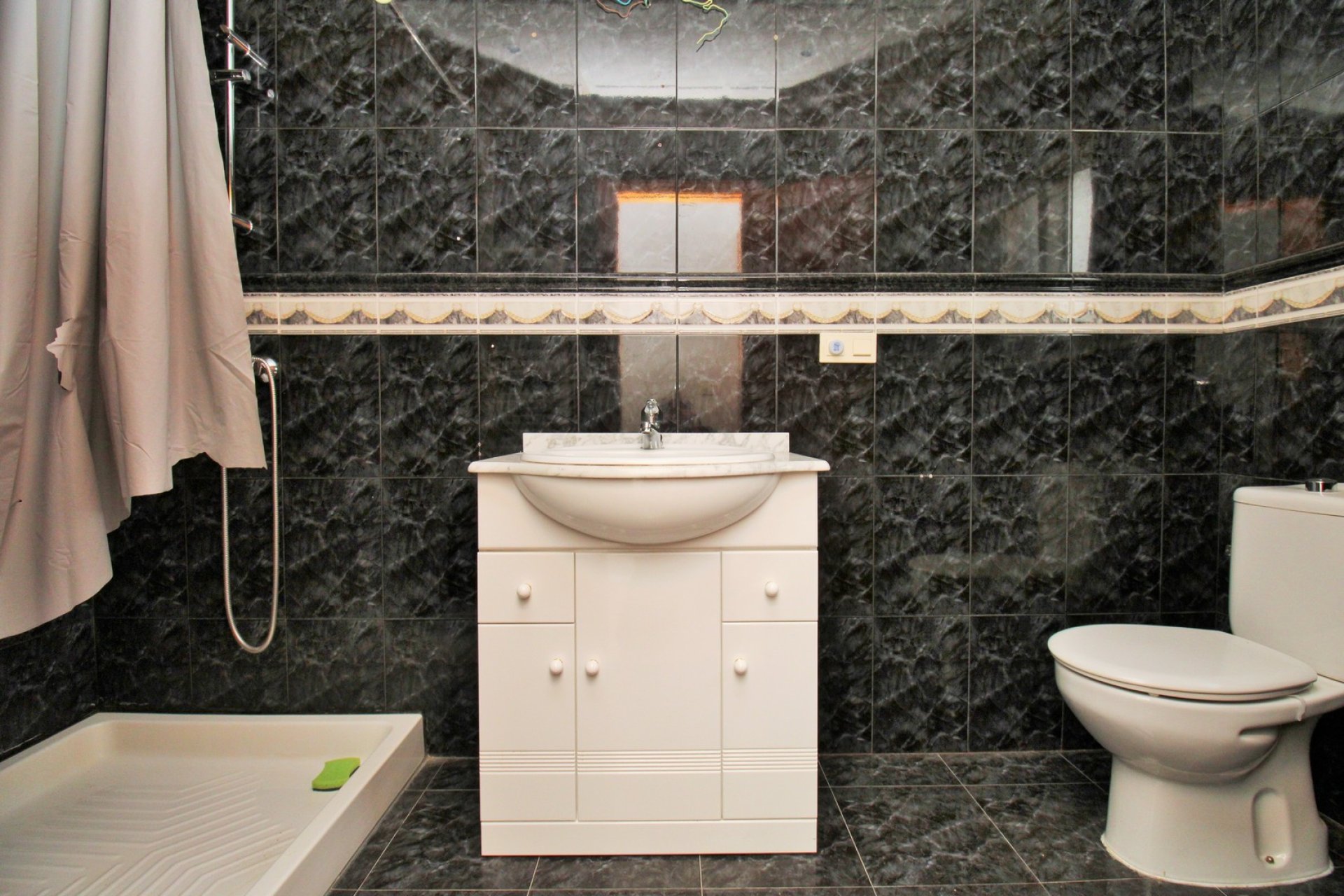 Resale - Commercial premises / Commercial unit / Retail space - Orihuela Costa - Villamartín