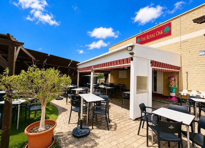 Resale - Commercial premises / Commercial unit / Retail space - Orihuela Costa - Villamartín