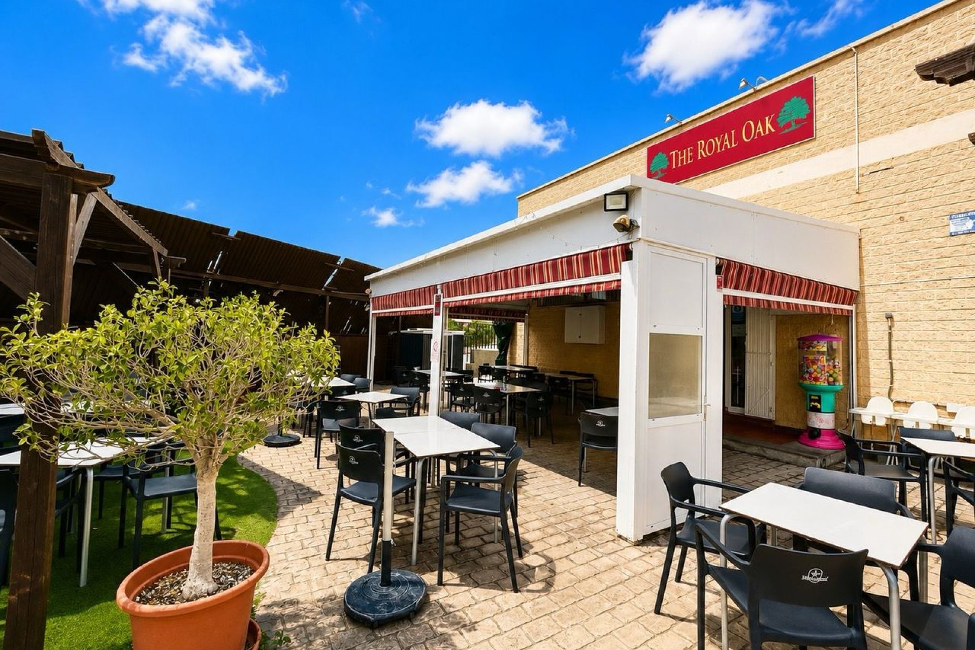 Resale - Commercial premises / Commercial unit / Retail space - Orihuela Costa - Villamartín