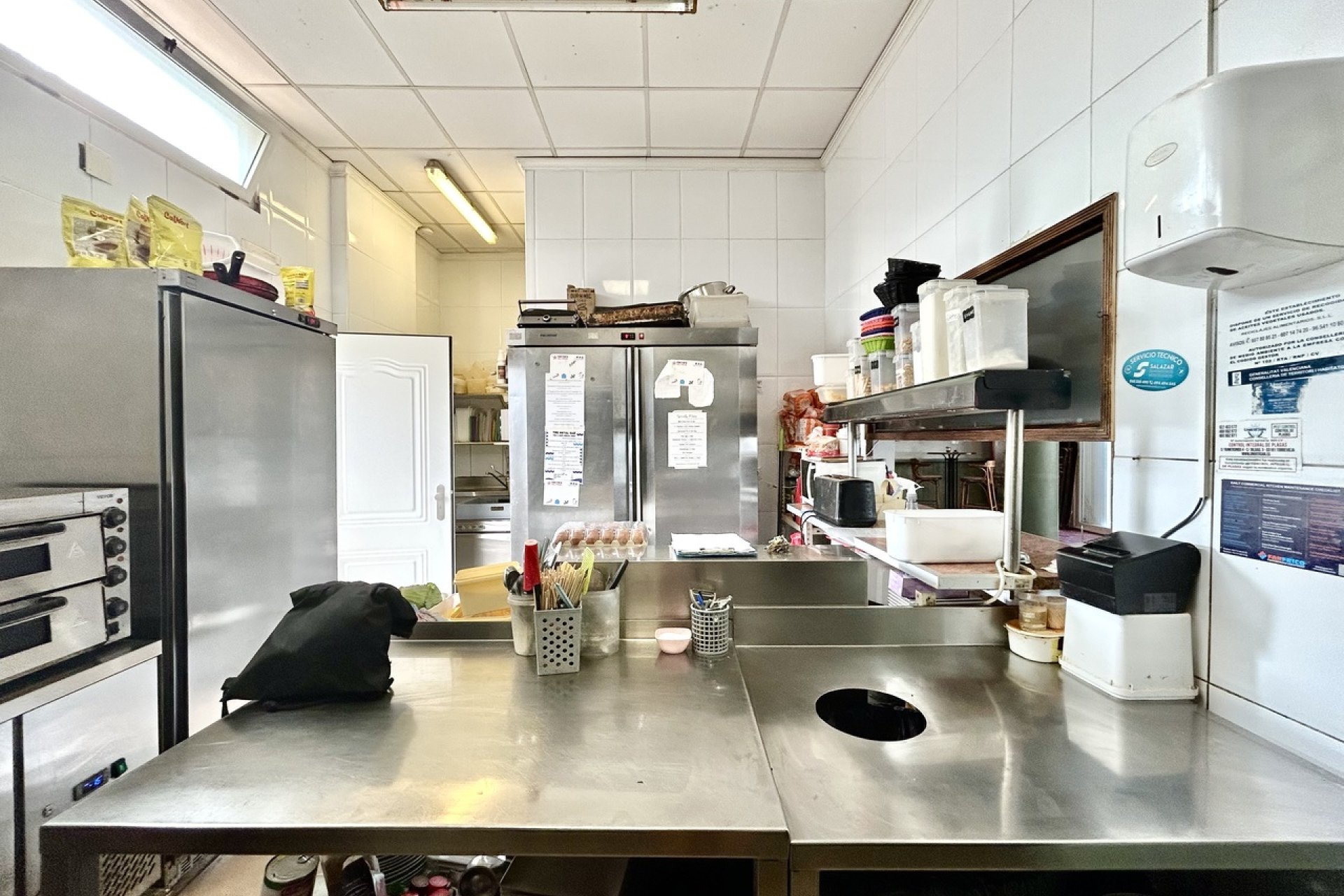 Resale - Commercial premises / Commercial unit / Retail space - Orihuela Costa - Villamartín