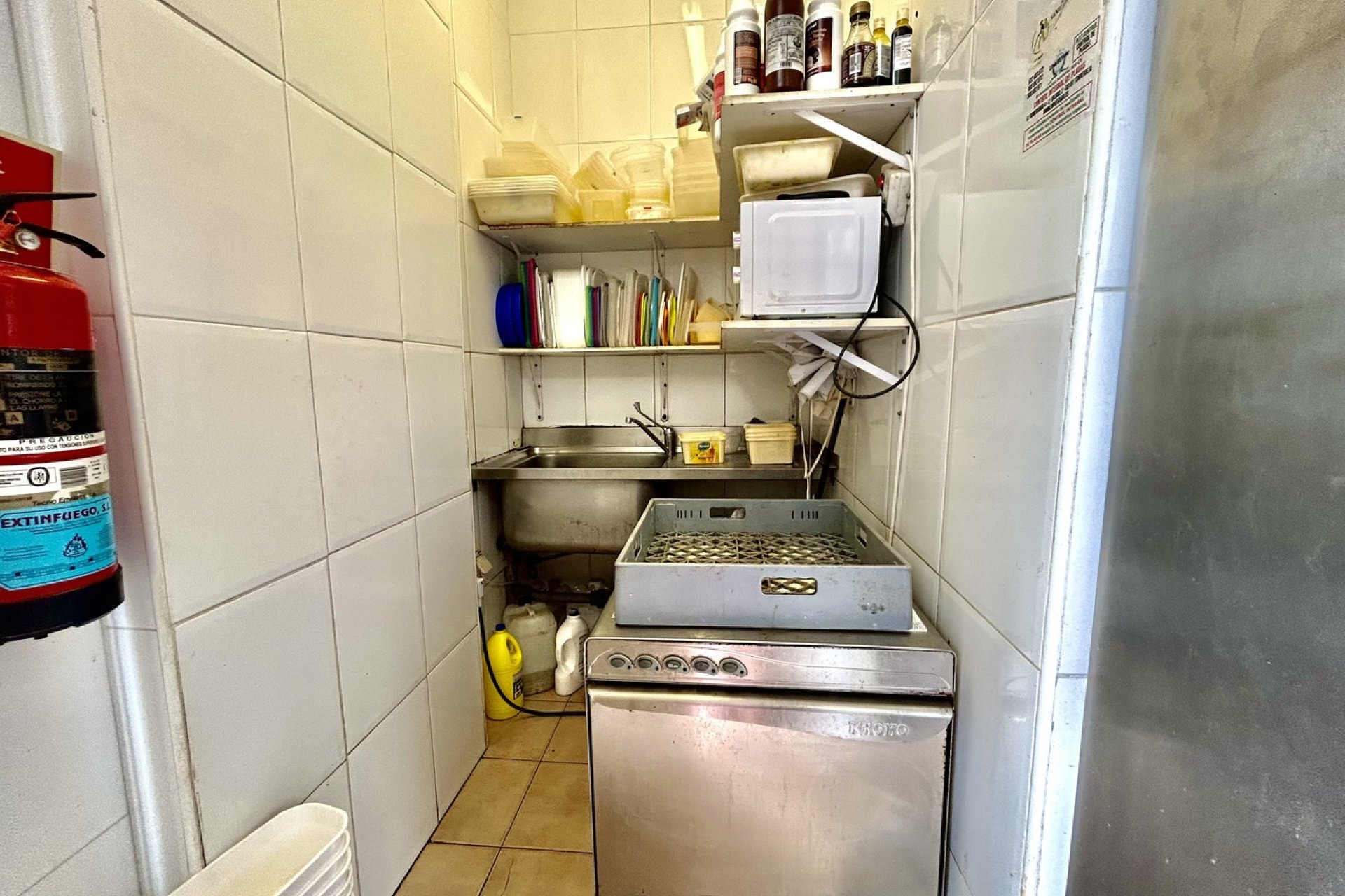 Resale - Commercial premises / Commercial unit / Retail space - Orihuela Costa - Villamartín