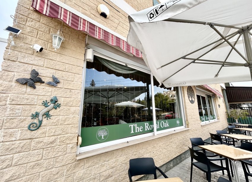 Resale - Commercial premises / Commercial unit / Retail space - Orihuela Costa - Villamartín