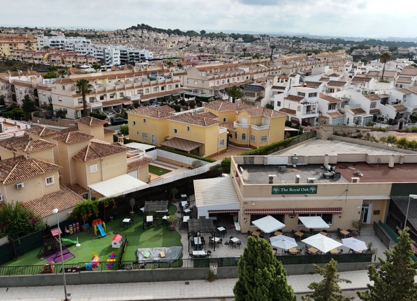 Resale - Commercial premises / Commercial unit / Retail space - Orihuela Costa - Villamartín