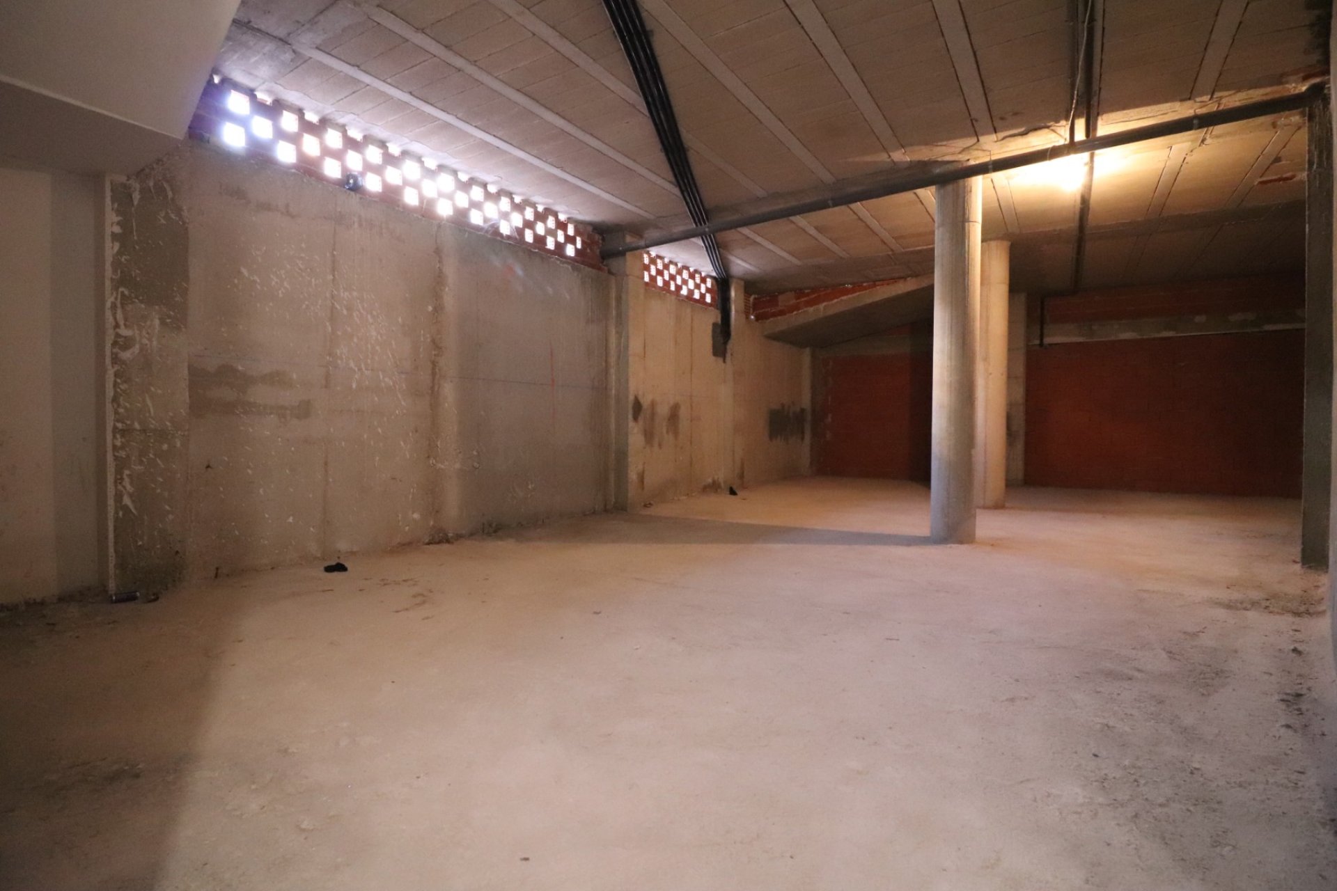 Resale - Commercial premises / Commercial unit / Retail space - Rojales - Rojales - Village
