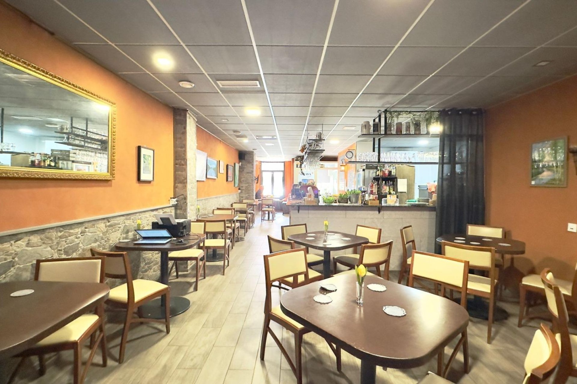 Resale - Commercial premises / Commercial unit / Retail space - Torrevieja - Acequion