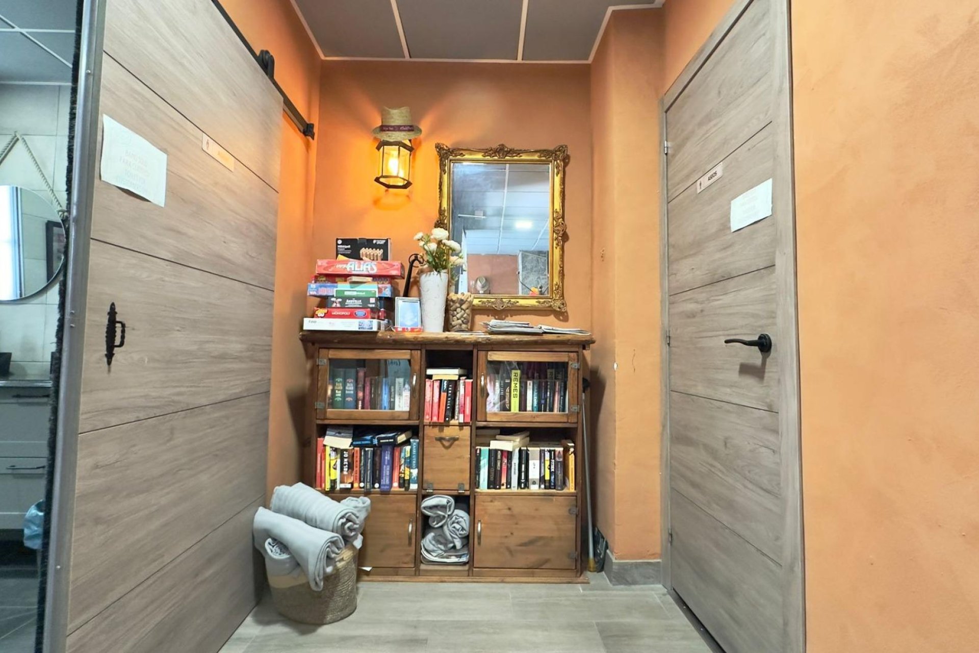 Resale - Commercial premises / Commercial unit / Retail space - Torrevieja - Acequion