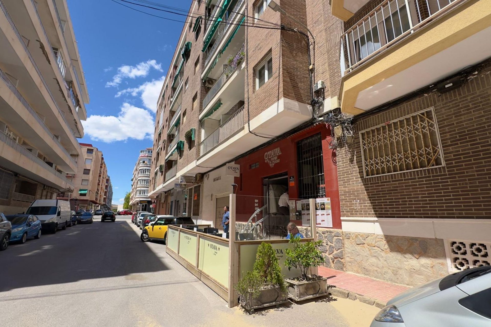 Resale - Commercial premises / Commercial unit / Retail space - Torrevieja - Acequion