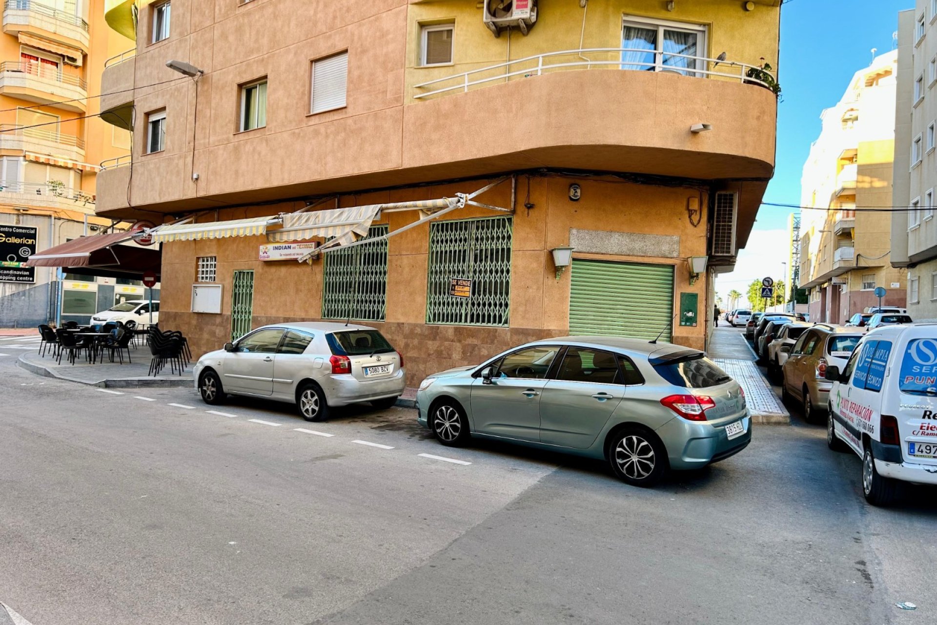 Resale - Commercial premises / Commercial unit / Retail space - Torrevieja - Center Torrevieja