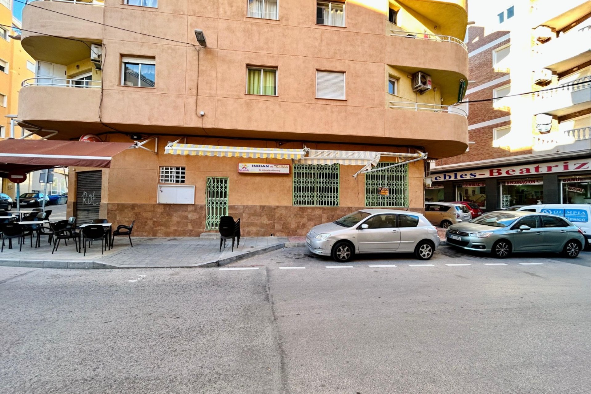 Resale - Commercial premises / Commercial unit / Retail space - Torrevieja - Center Torrevieja