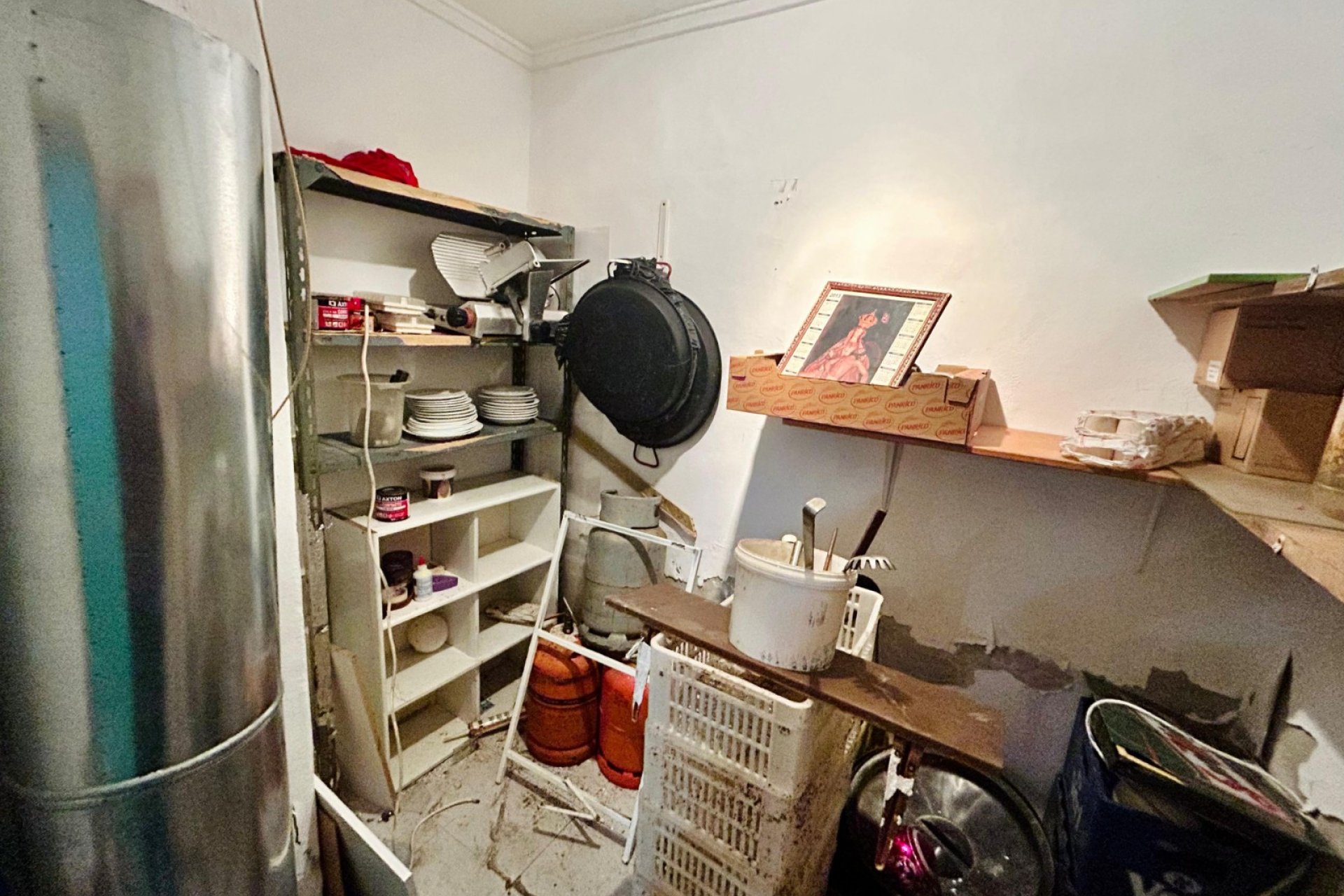 Resale - Commercial premises / Commercial unit / Retail space - Torrevieja - Center Torrevieja