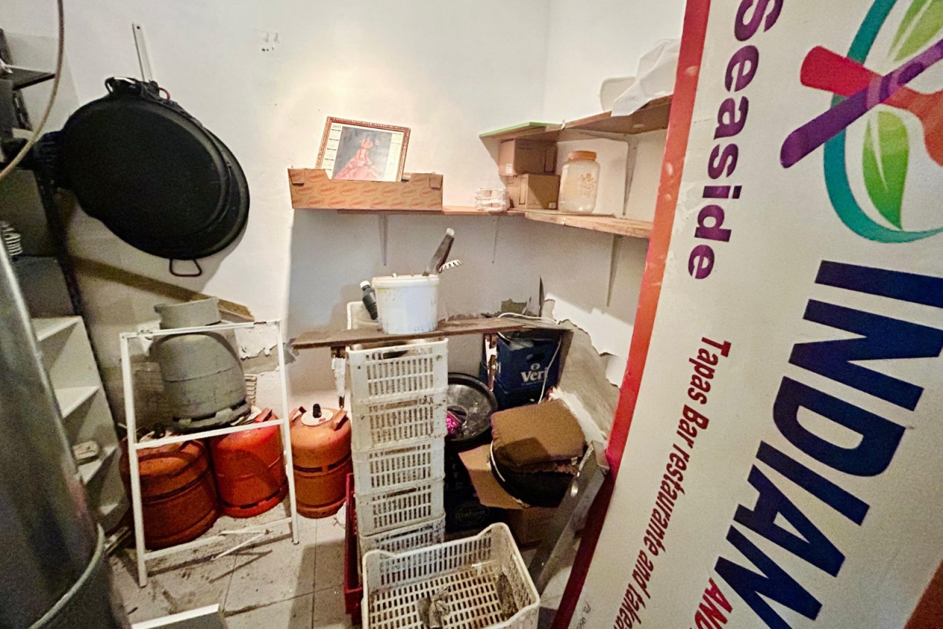 Resale - Commercial premises / Commercial unit / Retail space - Torrevieja - Center Torrevieja