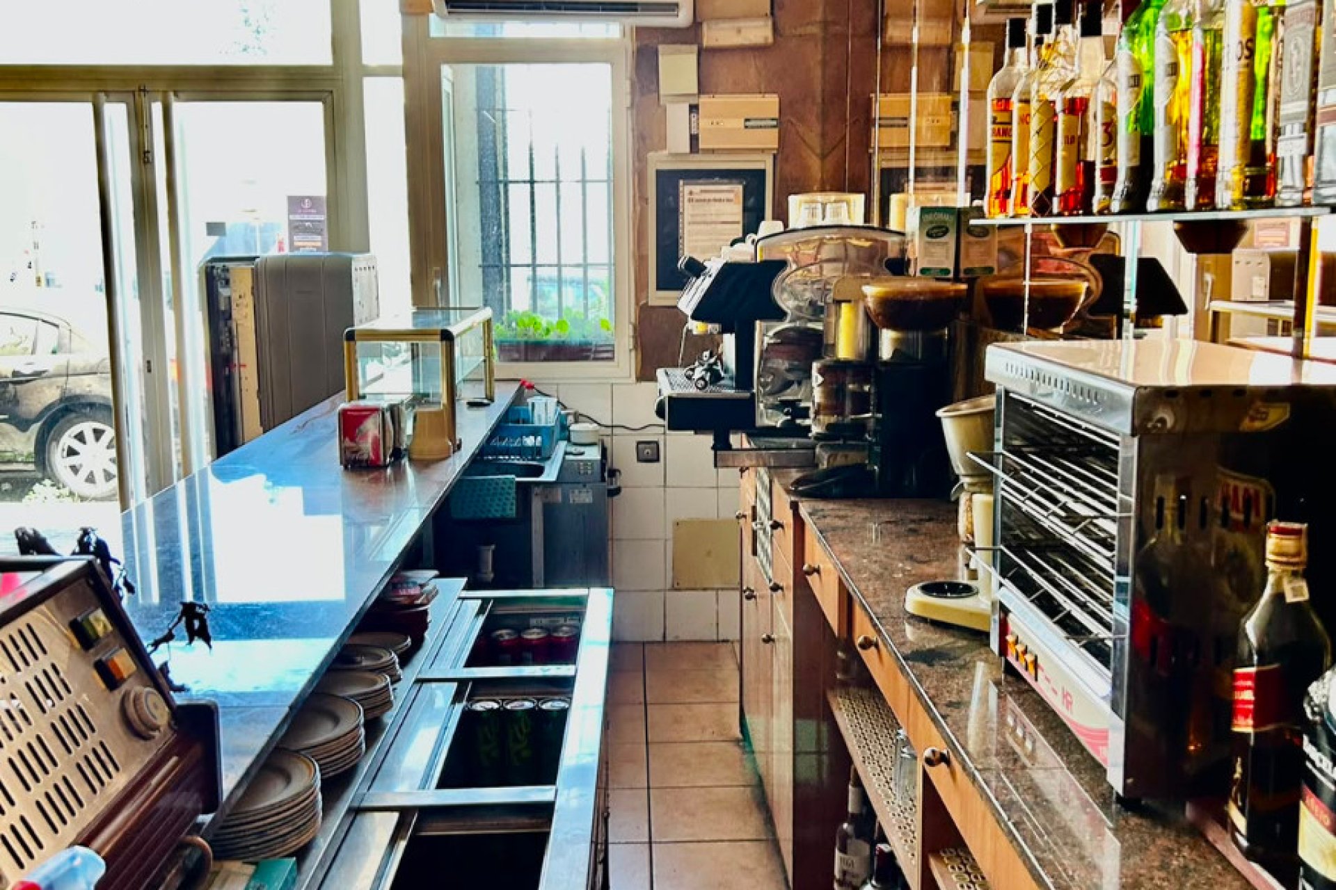 Resale - Commercial premises / Commercial unit / Retail space - Torrevieja - Centro