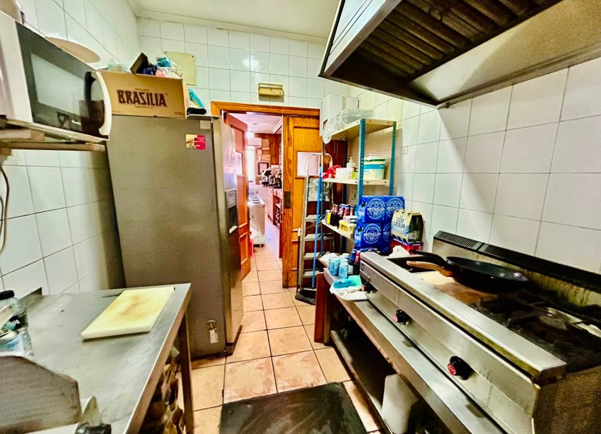 Resale - Commercial premises / Commercial unit / Retail space - Torrevieja - Centro