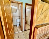 Resale - Commercial premises / Commercial unit / Retail space - Torrevieja - Centro