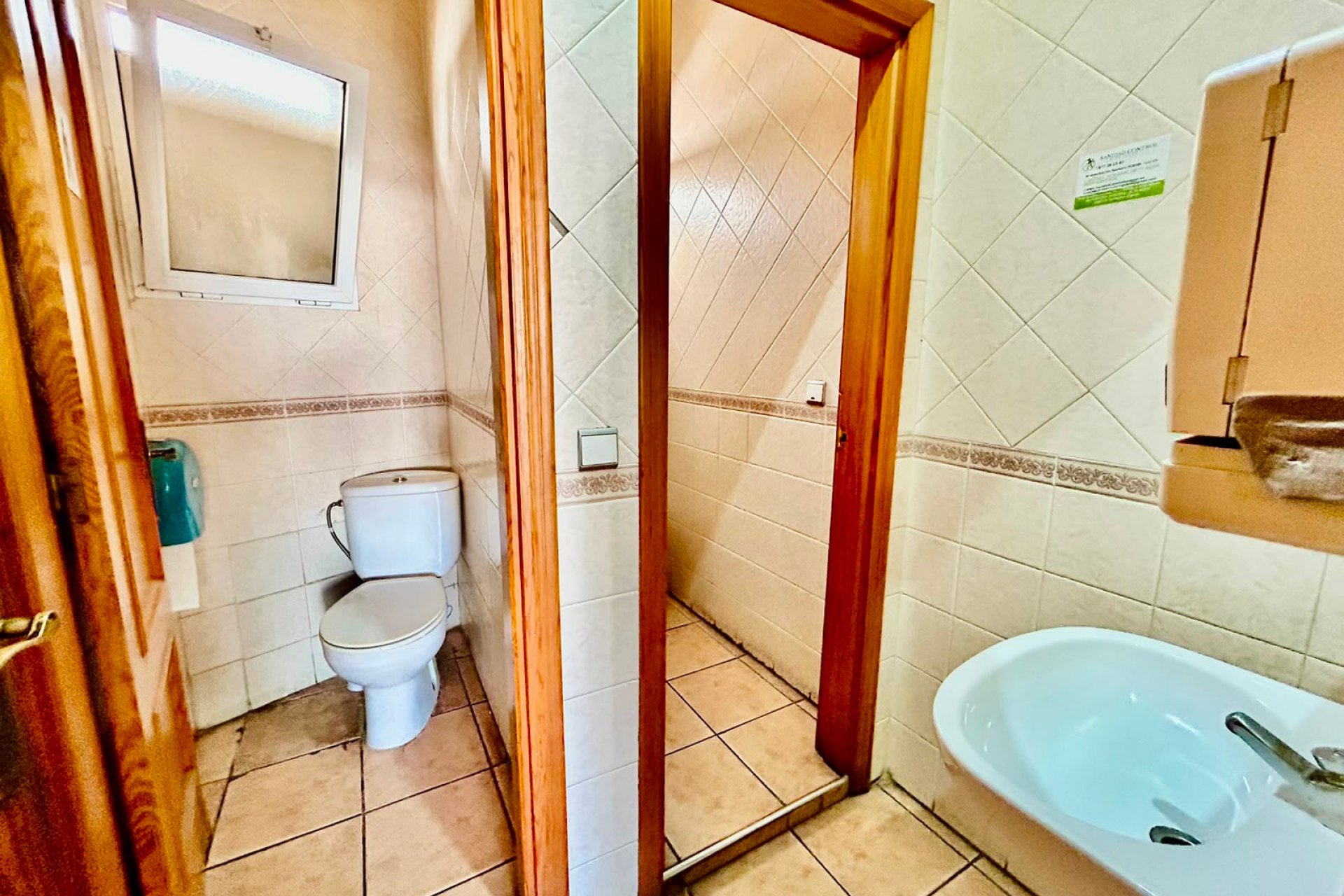 Resale - Commercial premises / Commercial unit / Retail space - Torrevieja - Centro
