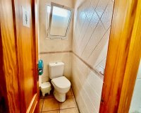 Resale - Commercial premises / Commercial unit / Retail space - Torrevieja - Centro