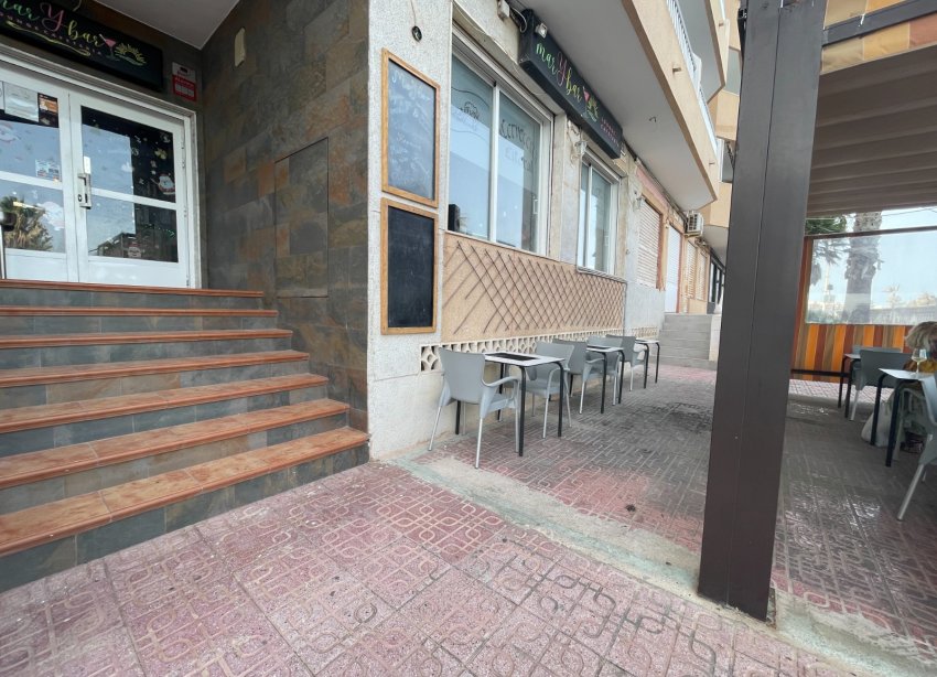 Resale - Commercial premises / Commercial unit / Retail space - Torrevieja - Comunidad valenciana