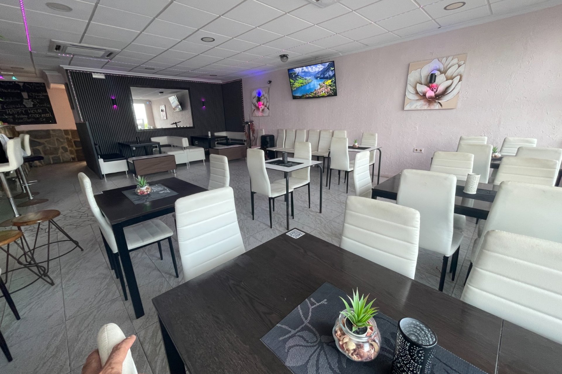 Resale - Commercial premises / Commercial unit / Retail space - Torrevieja - Comunidad valenciana