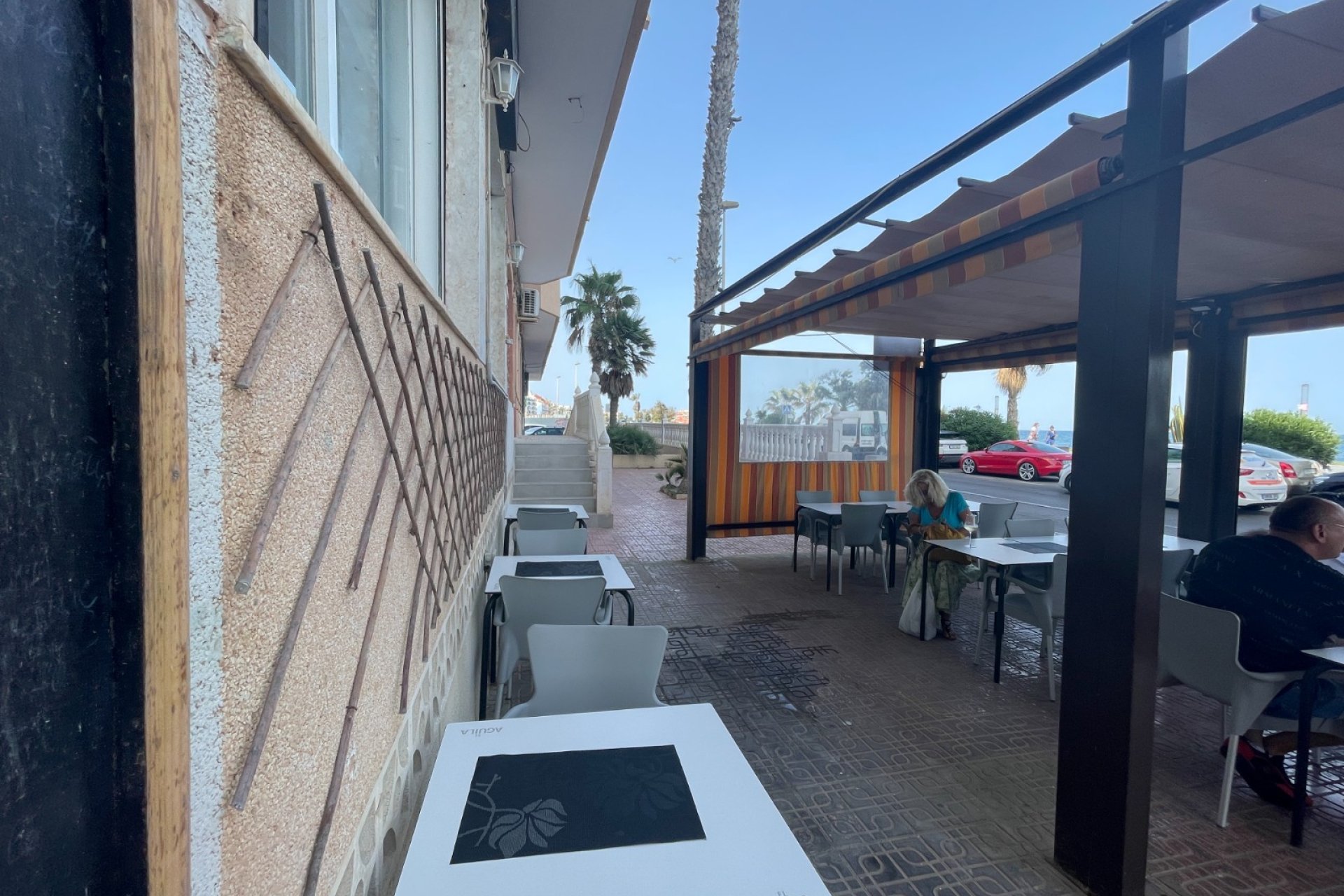 Resale - Commercial premises / Commercial unit / Retail space - Torrevieja - Comunidad valenciana