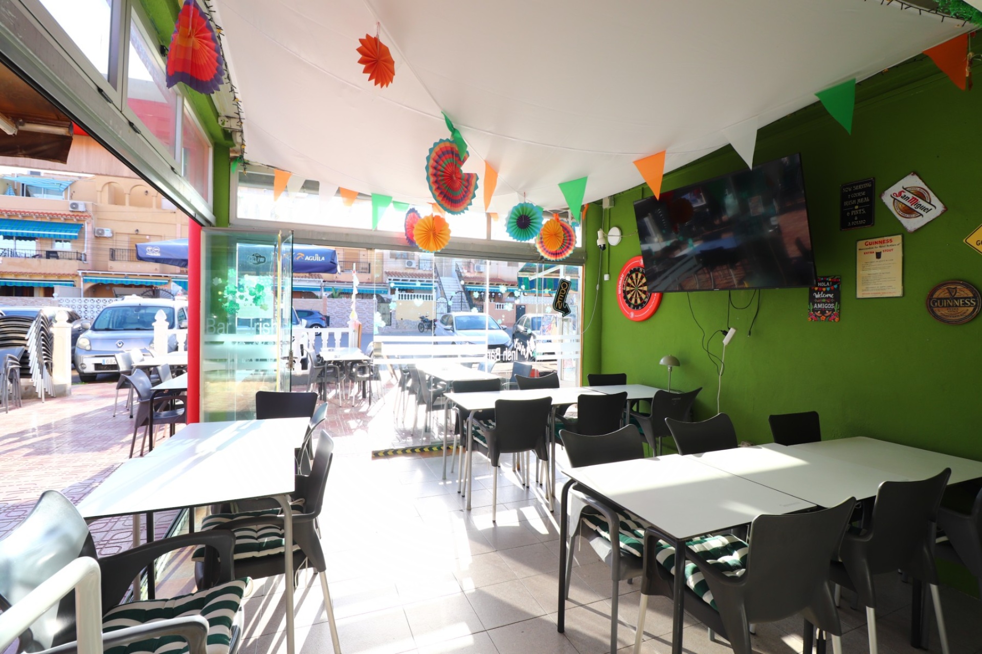 Resale - Commercial premises / Commercial unit / Retail space - Torrevieja - El Chaparral