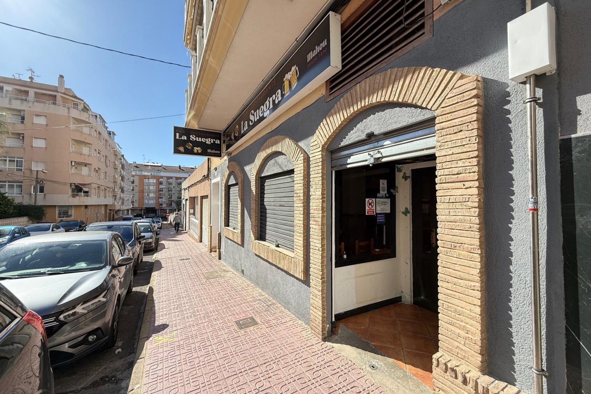 Resale - Commercial premises / Commercial unit / Retail space - Torrevieja - Estacion de autobuses