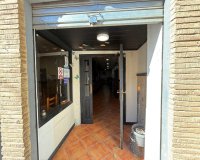 Resale - Commercial premises / Commercial unit / Retail space - Torrevieja - Estacion de autobuses