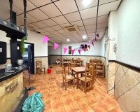 Resale - Commercial premises / Commercial unit / Retail space - Torrevieja - Estacion de autobuses