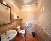 Resale - Commercial premises / Commercial unit / Retail space - Torrevieja - Estacion de autobuses