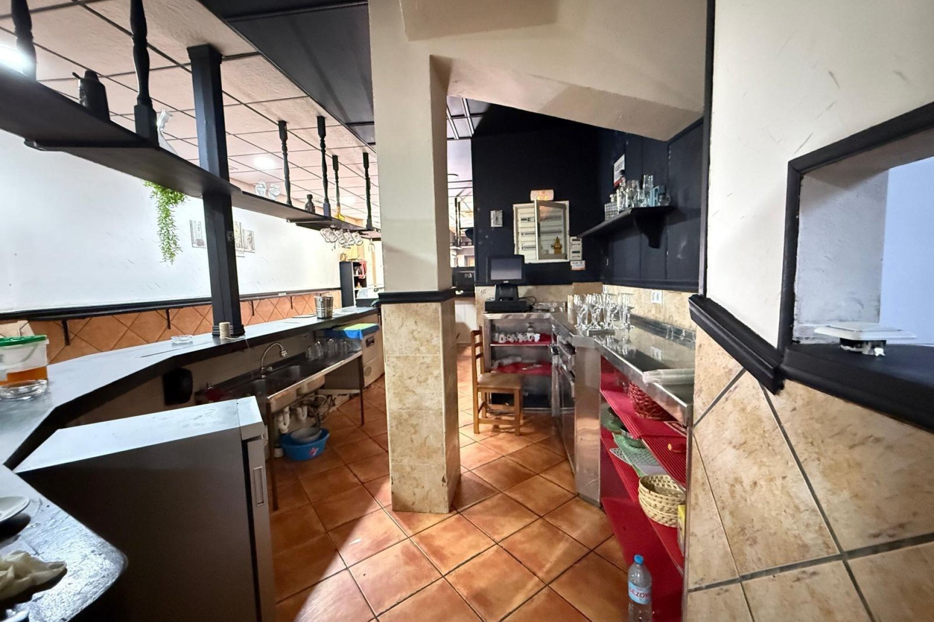 Resale - Commercial premises / Commercial unit / Retail space - Torrevieja - Estacion de autobuses