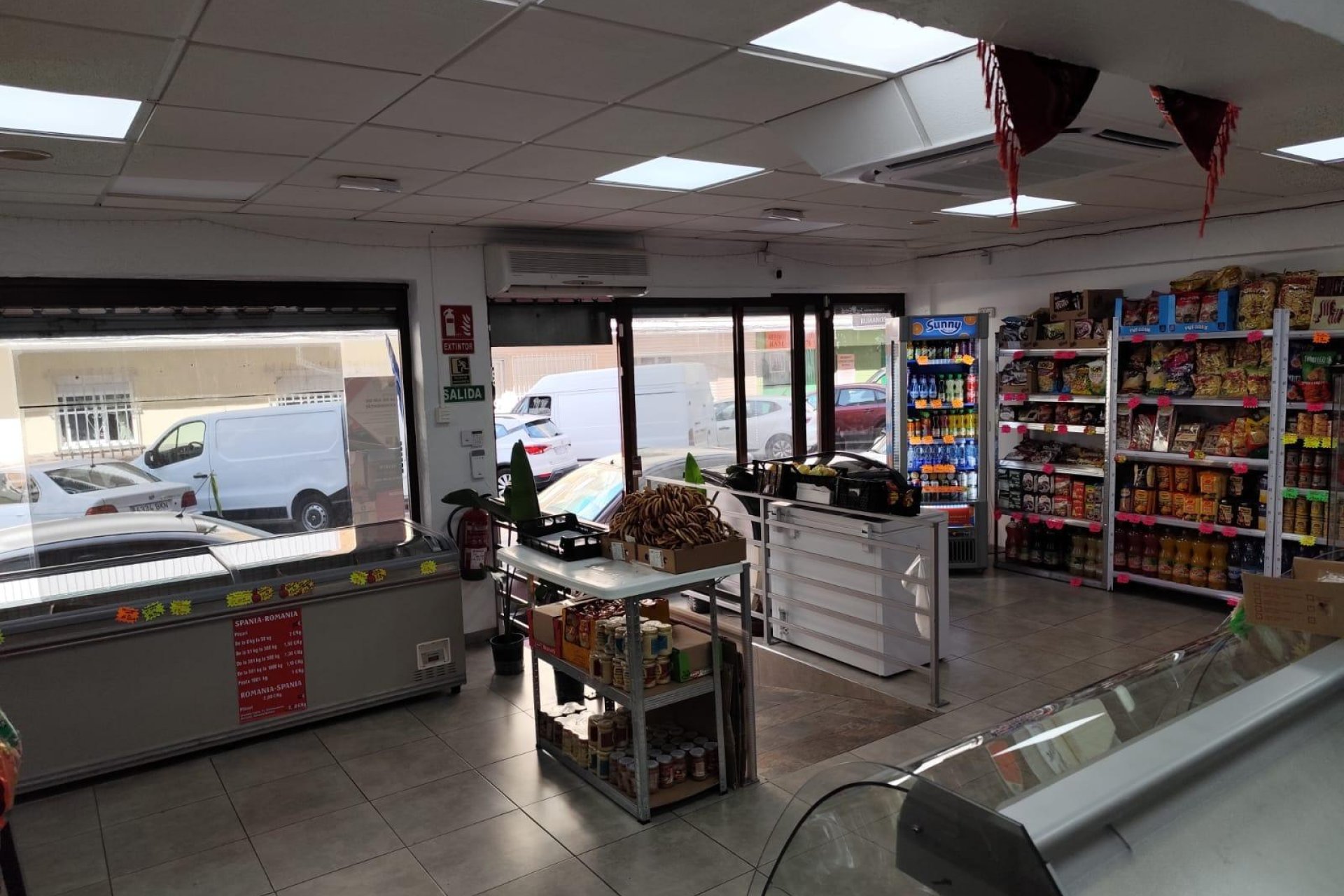 Resale - Commercial premises / Commercial unit / Retail space - Torrevieja - Estacion de autobuses