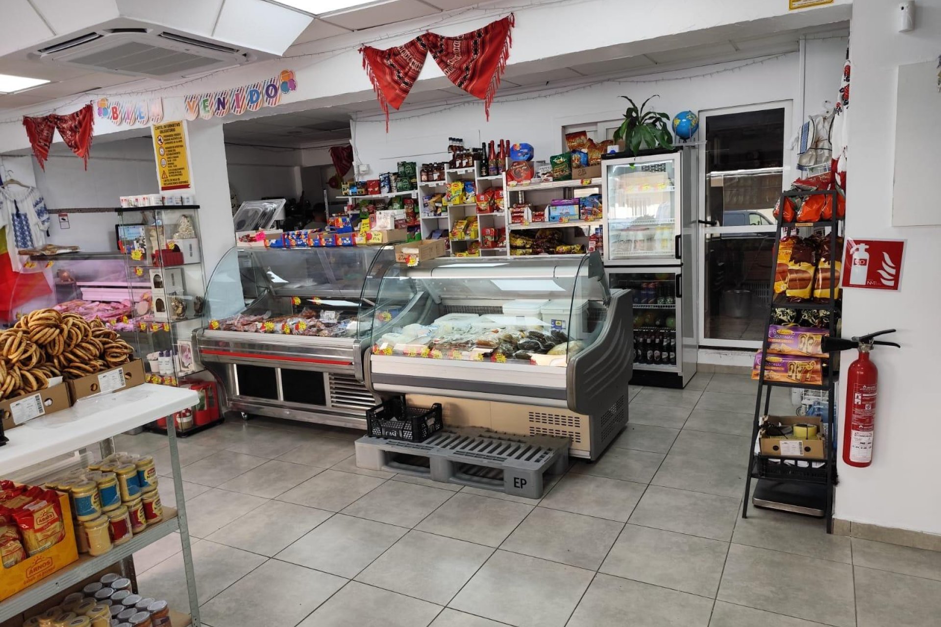 Resale - Commercial premises / Commercial unit / Retail space - Torrevieja - Estacion de autobuses
