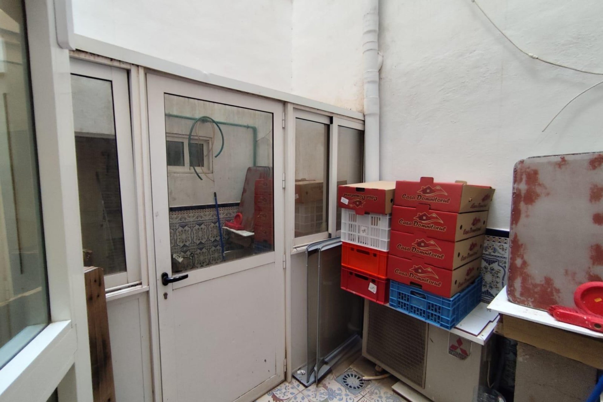 Resale - Commercial premises / Commercial unit / Retail space - Torrevieja - Estacion de autobuses