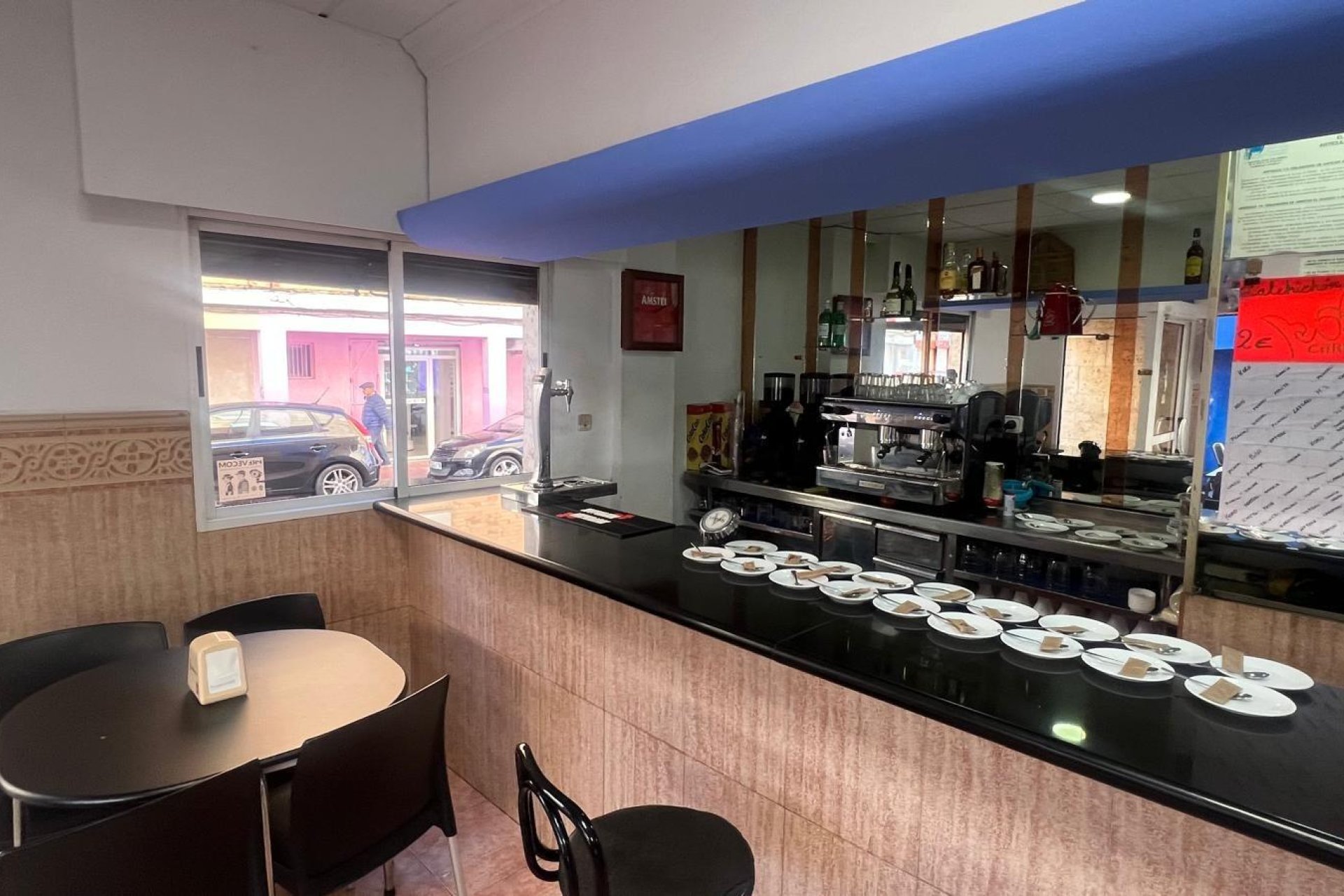 Resale - Commercial premises / Commercial unit / Retail space - Torrevieja - Estacion de autobuses