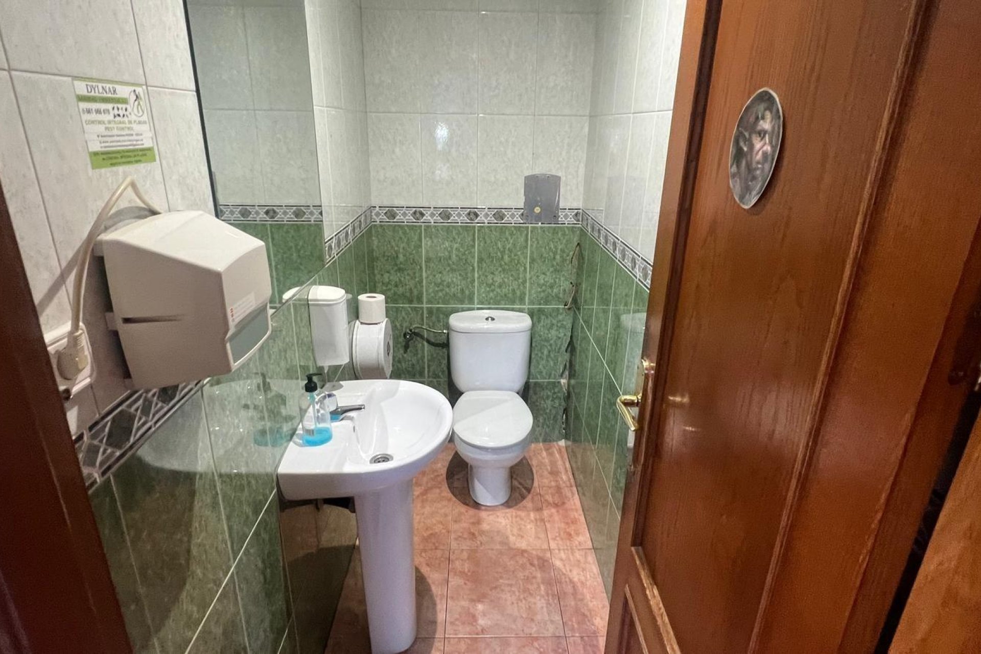 Resale - Commercial premises / Commercial unit / Retail space - Torrevieja - Estacion de autobuses