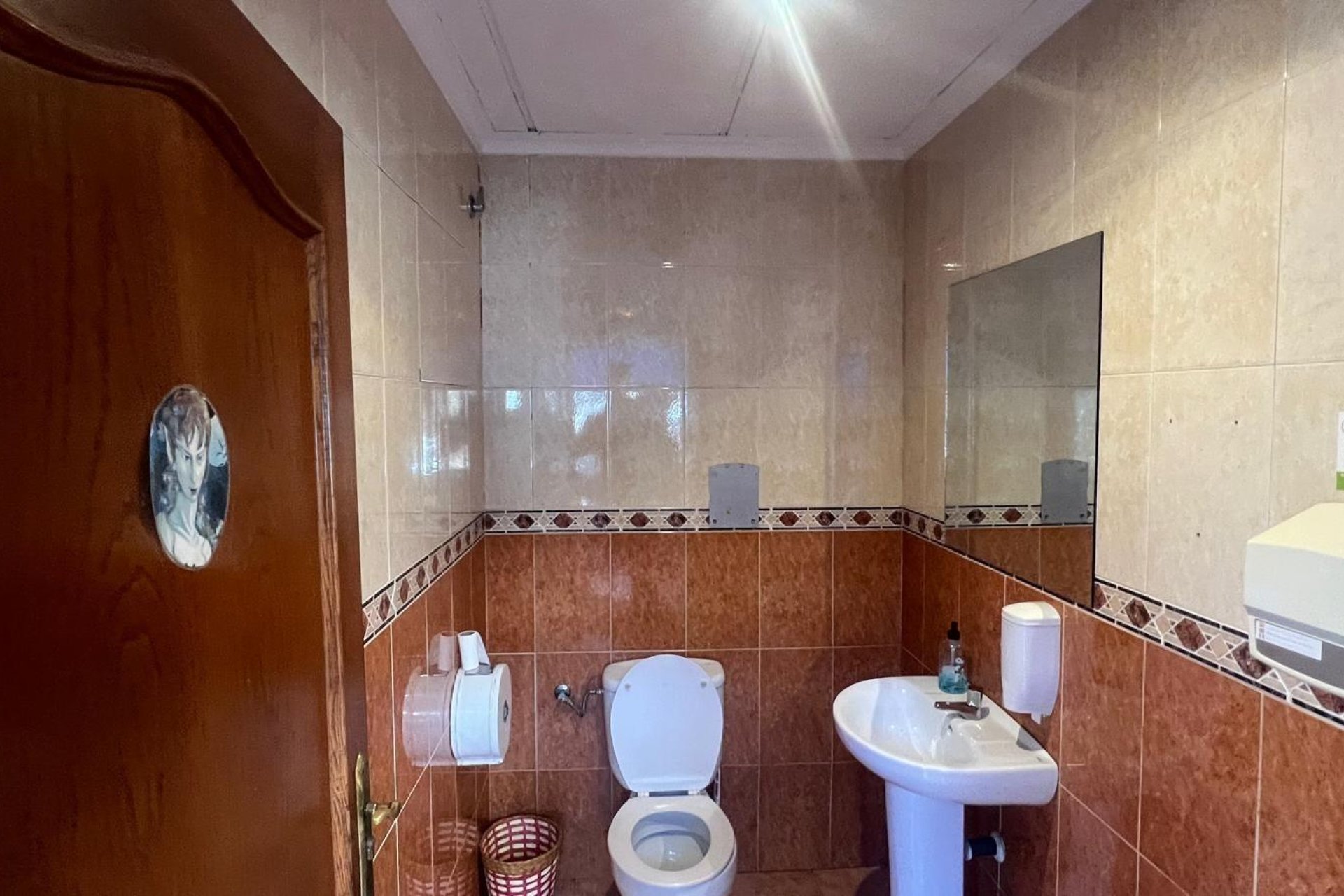 Resale - Commercial premises / Commercial unit / Retail space - Torrevieja - Estacion de autobuses