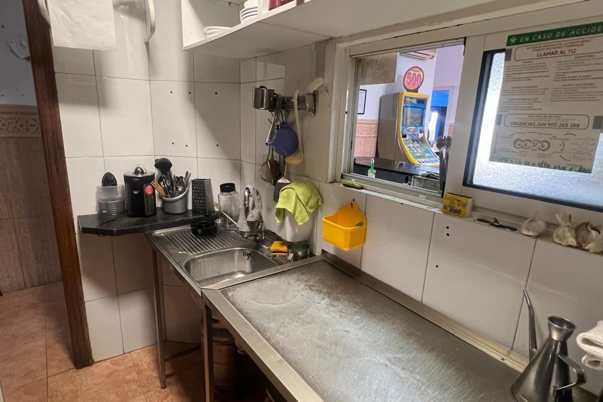 Resale - Commercial premises / Commercial unit / Retail space - Torrevieja - Estacion de autobuses