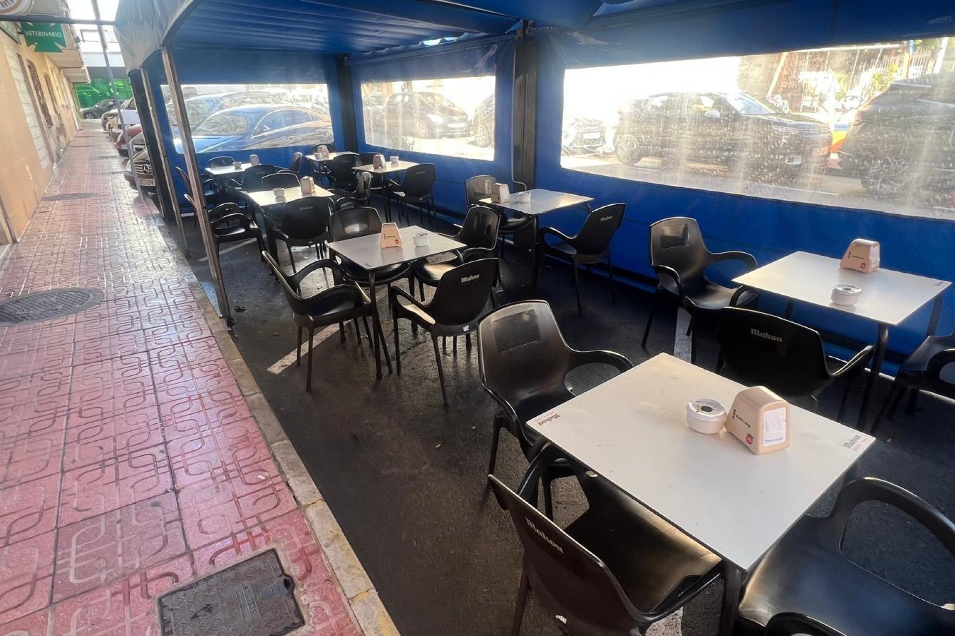 Resale - Commercial premises / Commercial unit / Retail space - Torrevieja - Estacion de autobuses