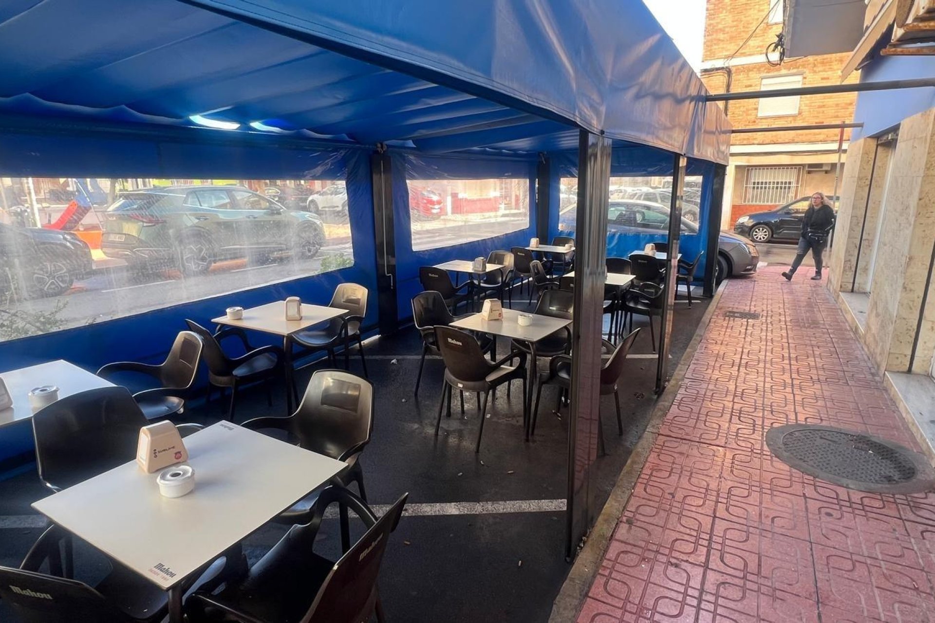 Resale - Commercial premises / Commercial unit / Retail space - Torrevieja - Estacion de autobuses