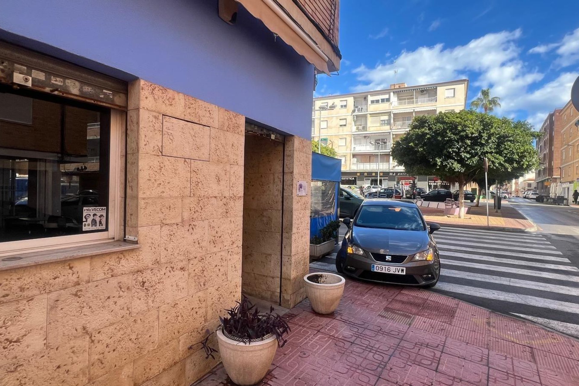 Resale - Commercial premises / Commercial unit / Retail space - Torrevieja - Estacion de autobuses